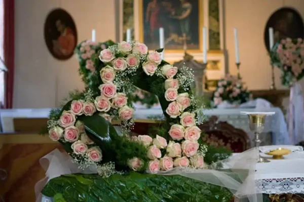 15-addobbo-floreale-a-forma-di-cuore